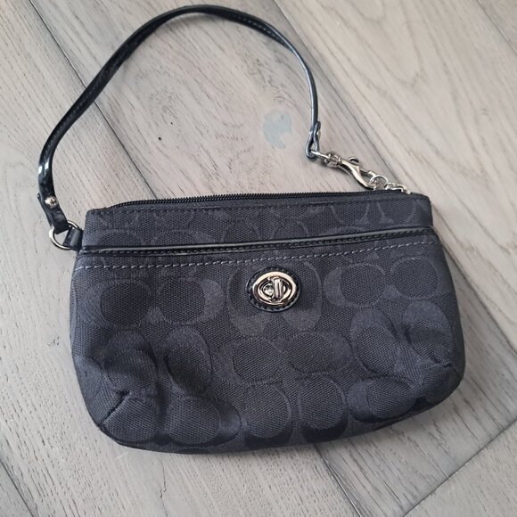Vintage COACH Wristlet - Picture 1 of 4
